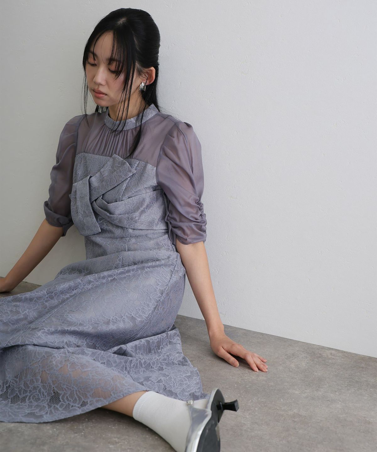 フラワーレースノットデザインドレス