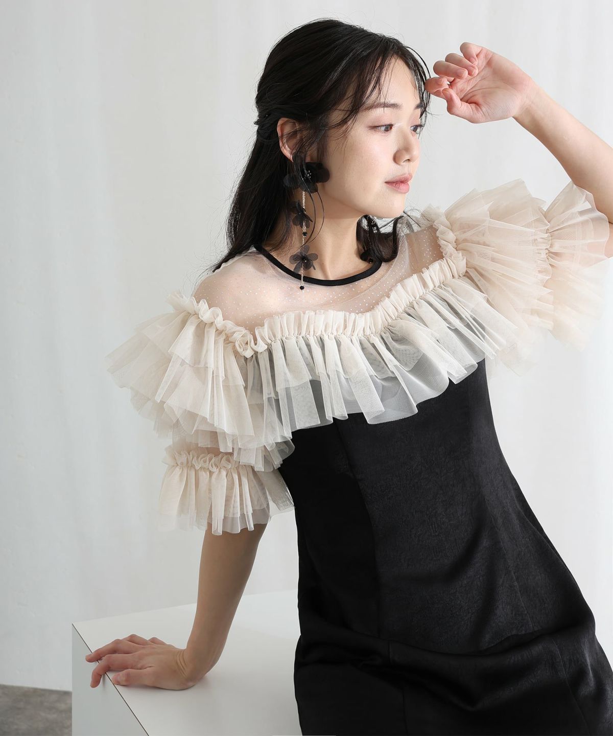 ヴィンテージ風サテンフレアドレス